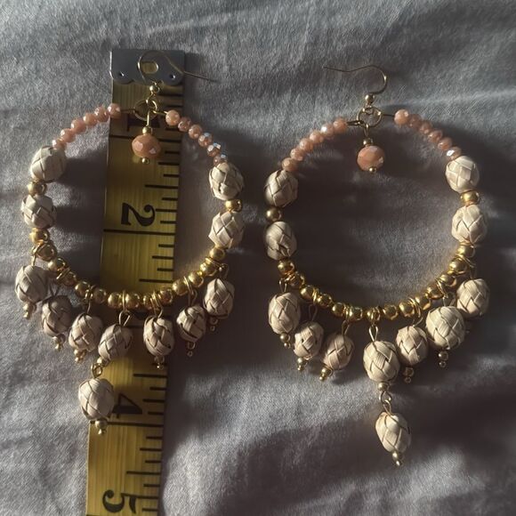 Gold plated Beige and Gold Palm Beaded Hoop handmade Artesanal Earrings - Picture 5 of 5